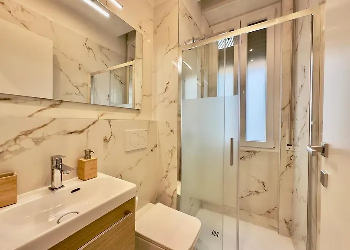 Apartment St Peter Center 5 Min To Metro A 3bedroom 2bathroom *