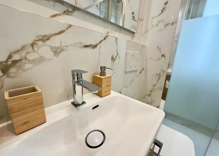 St Peter Center 5 Min To Metro A 3bedroom 2bathroom Rom